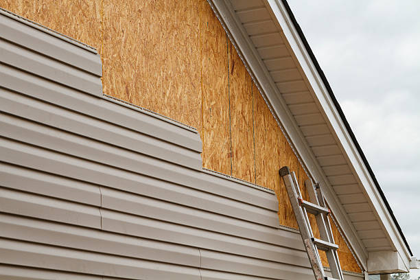 Professional Siding Installation technician working in Accokeek, MD